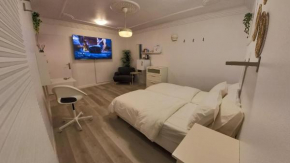 Studio 2Bd with office Space IKEA Design